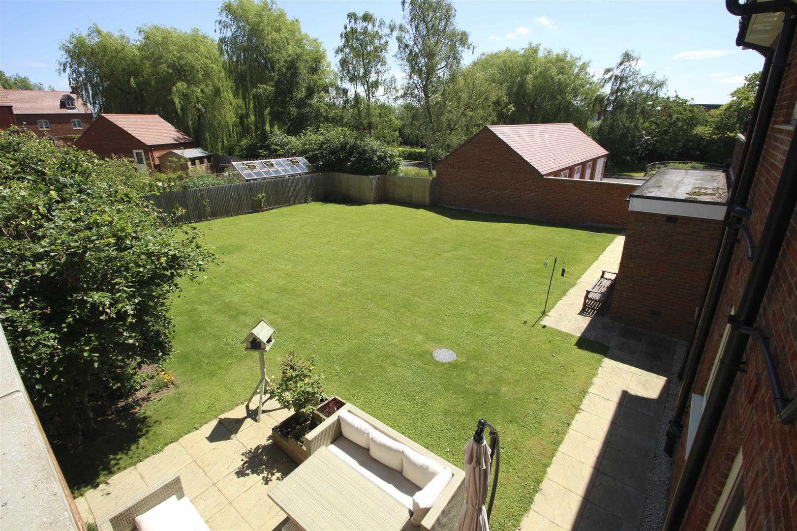 Wreschner Close, Deanshanger, Milton Keynes